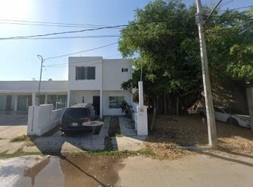Casa de 2 habitaciones, Manzanillo · Casa en Venta en Emiliano Zapata, Paraiso Salagua, Manzanillo Colima