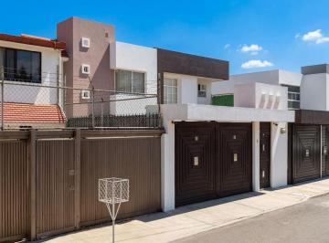 Casa de 3 habitaciones, Atizapán de Zaragoza · Casa en Venta en Jardines de Atizapán.