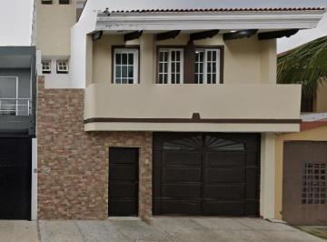 Casa de 3 habitaciones, Zamora · Venta de Casa en La Floresta Zamora de Hidakgo Michoacan
