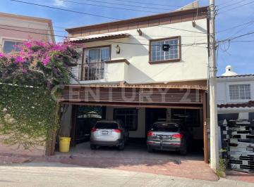 Casa · 354m² · 4 Recámaras · 2 Estacionamientos · Casa en Venta Residencial Cumbres II Etapa, Chihuahua