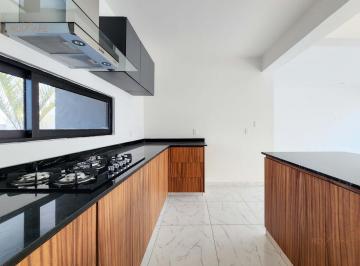 Casa en condominio · 170m² · 3 Recámaras · 2 Estacionamientos · Casa 3 Recámaras con Jardín | Roof Garden y Jacuzzi | Lomas de La Rioja