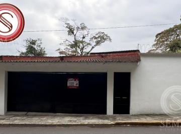 Casa · 4 Recámaras · 5 Estacionamientos · Casa Residencial de un Nivel - Orizaba, Ver