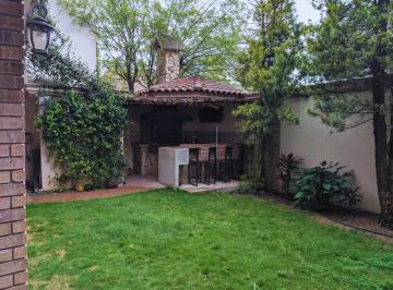 1 · Residencia de Lujo en San Jerónimo con Paneles Solares y Recámara en Planta Baja