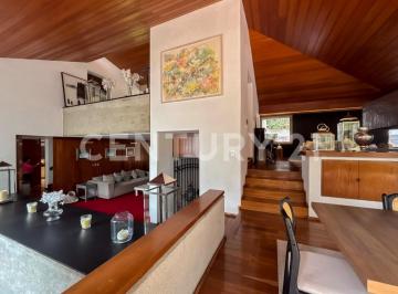 Casa · 620m² · 5 Recámaras · 9 Estacionamientos · Venta de Casa en La Herradura