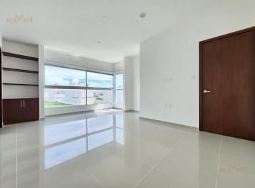 Casa en condominio · 235m² · 3 Recámaras · 2 Estacionamientos · Casa 3 Recámaras con Jardín | Lomas del Sol