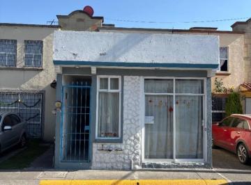 Casa de 2 habitaciones, Toluca · ¡Oportunidad en Hacienda del Valle Ii! Casa con Local Comercial