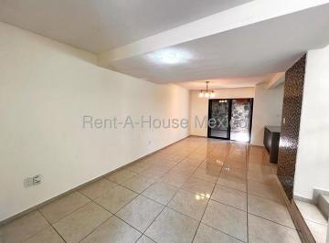 Casa · 140m² · 3 Recámaras · 2 Estacionamientos · El Mirador Casa en Renta de 3 Recamaras Rah2559
