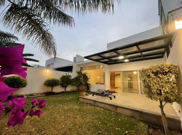 Casa · 269m² · 3 Recámaras · 3 Estacionamientos · Casa en Venta en Cumbres del Lago