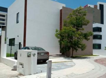 Casa · 226m² · 3 Recámaras · 2 Estacionamientos · Venta Casa en Cañadas del Arroyo, Corregidora, Queretaro