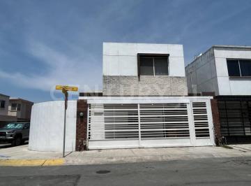 Casa · 121m² · 3 Recámaras · 2 Estacionamientos · Casa en Renta en Las Provincias, Apodaca