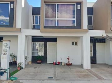 Casa · 107m² · 3 Recámaras · 2 Estacionamientos · Venta Casa Castello Residencial Leon Gto!