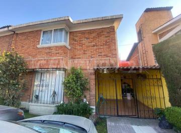 Casa · 140m² · 3 Recámaras · 2 Estacionamientos · Casa en Venta en Colonia Científicos, Toluca, Estado de México.