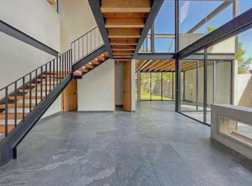Casa · 200m² · 3 Recámaras · 2 Estacionamientos · Casa en Venta con Excelente Ubicacion Cerca De avandaro
