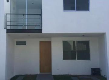 Casa de 3 habitaciones, Zapopan · Gran Oportunidad de Linda Casa en San Isidro Residencial a Precio de Remate