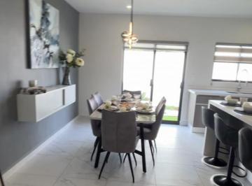 Casa · 204m² · 3 Recámaras · 2 Estacionamientos · Casa Nueva en Venta Cumbres, a Unas Calles de Av Leones