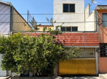Casa · 203m² · 4 Recámaras · 2 Estacionamientos · Casa en Venta en Izcalli Jardines Ecatepec de Morelos