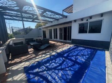 Casa · 270m² · 4 Recámaras · 2 Estacionamientos · Casa en Renta Totalmente Amueblada y Equipada, con Jardin, Alberca, Terrazas y Area de Asados!