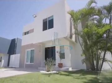 Casa · 3 Recámaras · 2 Estacionamientos · Casa en Fraccionamiento Residencia Velamar