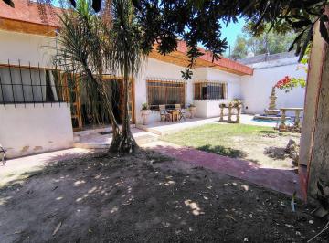 Casa · 470m² · 5 Estacionamientos · Casa - Los Robles