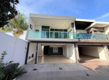 Casa · 214m² · 3 Recámaras · 2 Estacionamientos · Casa en Venta en Paseos del Rey Privada Roma