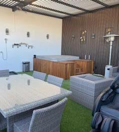 Casa · 1125m² · 3 Recámaras · 7 Estacionamientos · Casa en Fraccionamiento San Francisco Juriquilla