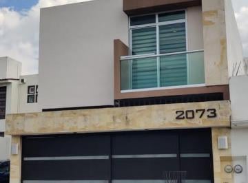Casa · 197m² · 3 Recámaras · 3 Estacionamientos · Casa en Fraccionamiento Misión Mariana
