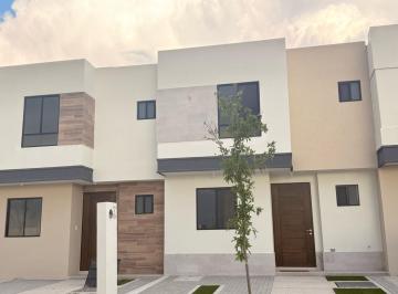 Casa en condominio · 120m² · 3 Recámaras · 2 Estacionamientos · Casa en Condominio - Zákia