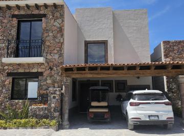 Casa · 298m² · 3 Recámaras · 2 Estacionamientos · Casa Estilo Toscano, Habitación en Pb Frente a Club de Golf Las Ventanas