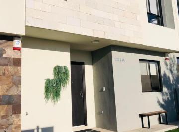Casa · 107m² · 3 Recámaras · 2 Estacionamientos · Casa en El Mirador con Recámara en Planta Baja