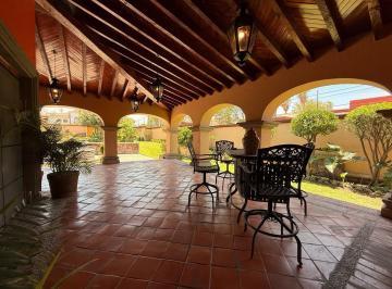 Casa · 700m² · 4 Recámaras · 6 Estacionamientos · Casa Tipo de Hacienda en Juriquilla Querétaro
