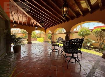 Casa · 700m² · 4 Recámaras · 6 Estacionamientos · Casa Tipo de Hacienda en Juriquilla Querétaro