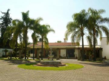 Casa de 4 habitaciones, Puebla · Casa en Venta de un Solo Nivel Zavaleta Puebla con 5,000 m² de Terreno | Residencia de Lujo