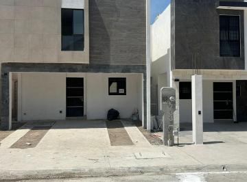 Casa · 127m² · 3 Recámaras · 2 Estacionamientos · Casa en Venta en Dominio Cumbres