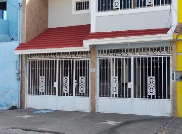 Frente del inmueble · Casa en Venta – Gran Oportunidad - Alameda - Trato Directo