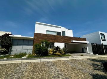 Casa · 375m² · 4 Recámaras · 3 Estacionamientos · Casa en Cluster Santo Domingo (Lomas de Angelópolis Ii)