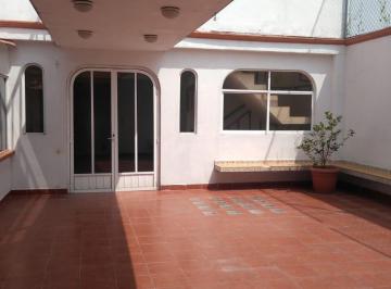 Casa · 401m² · 4 Recámaras · 6 Estacionamientos · Casa en Venta en Santiago Cuautlalpan, Texcoco, Estado de México.