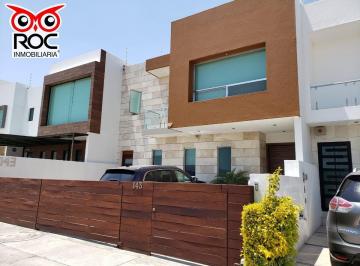 Casa · 354m² · 4 Recámaras · 3 Estacionamientos · Casa de 4 Recamaras en Venta, Cumbres del Lago, Juriquilla, Queretaro.