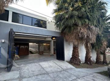 Casa de 3 habitaciones, Zapopan · Casa en Venta en Jardines Universidad