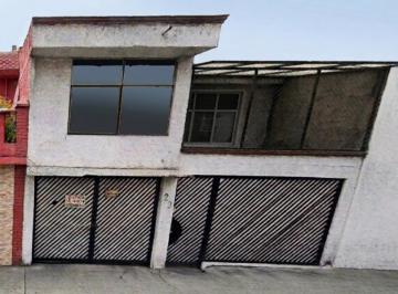 Casa de 3 habitaciones, Nezahualcóyotl · Casa en Venta en Bosque de África, Bosques de Aragón, Nezahualcóyotl, 3 Habitaciones, 2 Baños