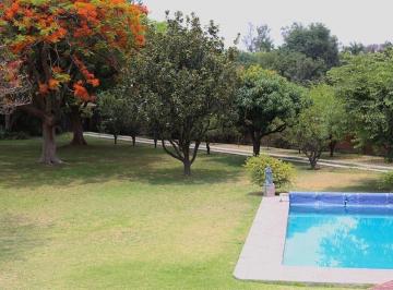 3904fe1317fa0e739747daf1ec2431c4a5f0338052c69c89d5ec7a067f193ef8 · Residencia de Lujo con Jardín Espectacular, Alberca y Cancha de Tenis
