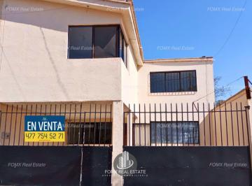 Casa · 278m² · 3 Recámaras · 2 Estacionamientos · Casa en Venta en Montebello Residencial