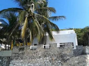 Casa · 383m² · 4 Recámaras · 4 Estacionamientos · Casa en Venta en Playa San Lorenzo Campeche - (4)