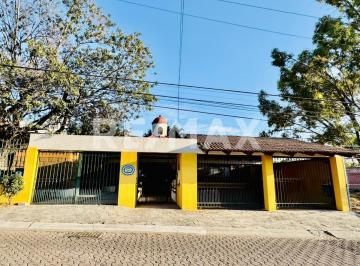 Casa · 550m² · 4 Recámaras · 4 Estacionamientos · Hermosa Casa en Venta – con Vista Al Campo de Golf - (4)