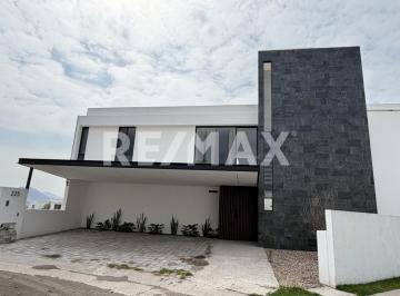 Casa · 301m² · 3 Recámaras · 3 Estacionamientos · Casa Claudia en Grand Juriquilla - (4)