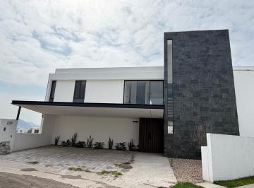 Casa · 301m² · 3 Recámaras · 3 Estacionamientos · Casa Claudia en Grand Juriquilla - (4)