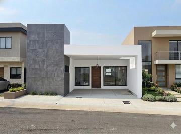 Casa de 3 habitaciones, Alvarado · Casa en Venta un Piso con 3 Recámaras, Jardín en Punto Lomas La Riviera Veracruzana