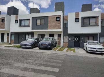 Casa de 3 habitaciones, El Marqués · Casa 3 Rec 2.5 Baños 2 Estac | con A/a Mini Split | Alberca y Asador
