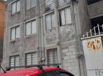 Departamento · 61m² · 2 Recámaras · 1 Estacionamiento · Departamento Para Remodelar en Coacalco a 2 Cuadras de La Base de Peseros