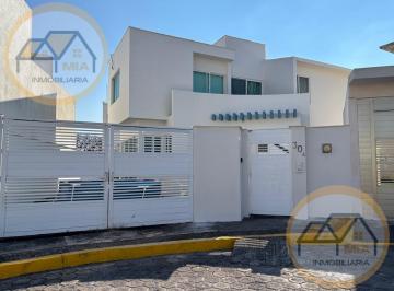 Casa · 188m² · 2 Recámaras · 2 Estacionamientos · Casa en Venta en Frac. Playas del Conchal