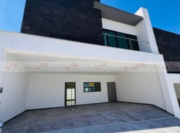 Casa · 273m² · 3 Recámaras · 3 Estacionamientos · Casa en Venta en García